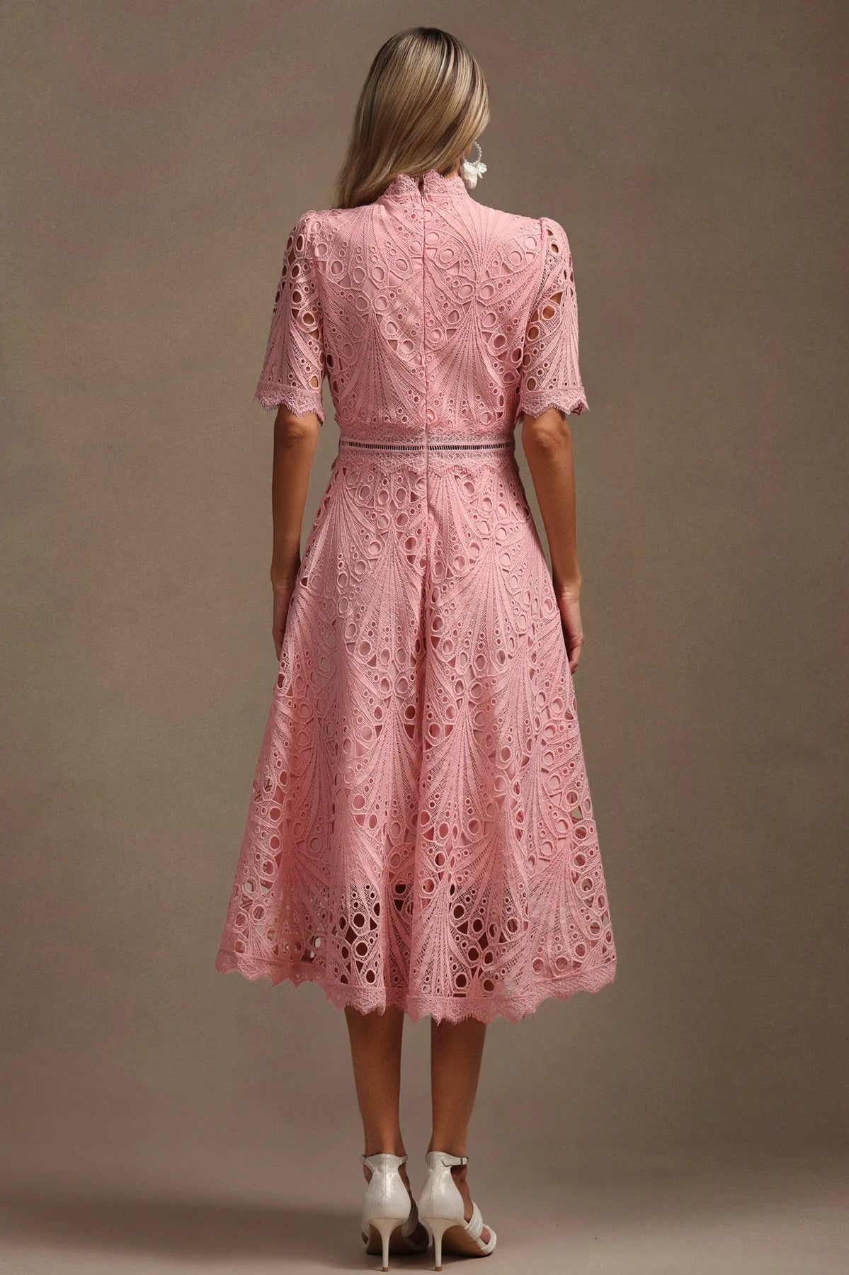 Vorelle™ – Sommerkjole med blomsterbroderi