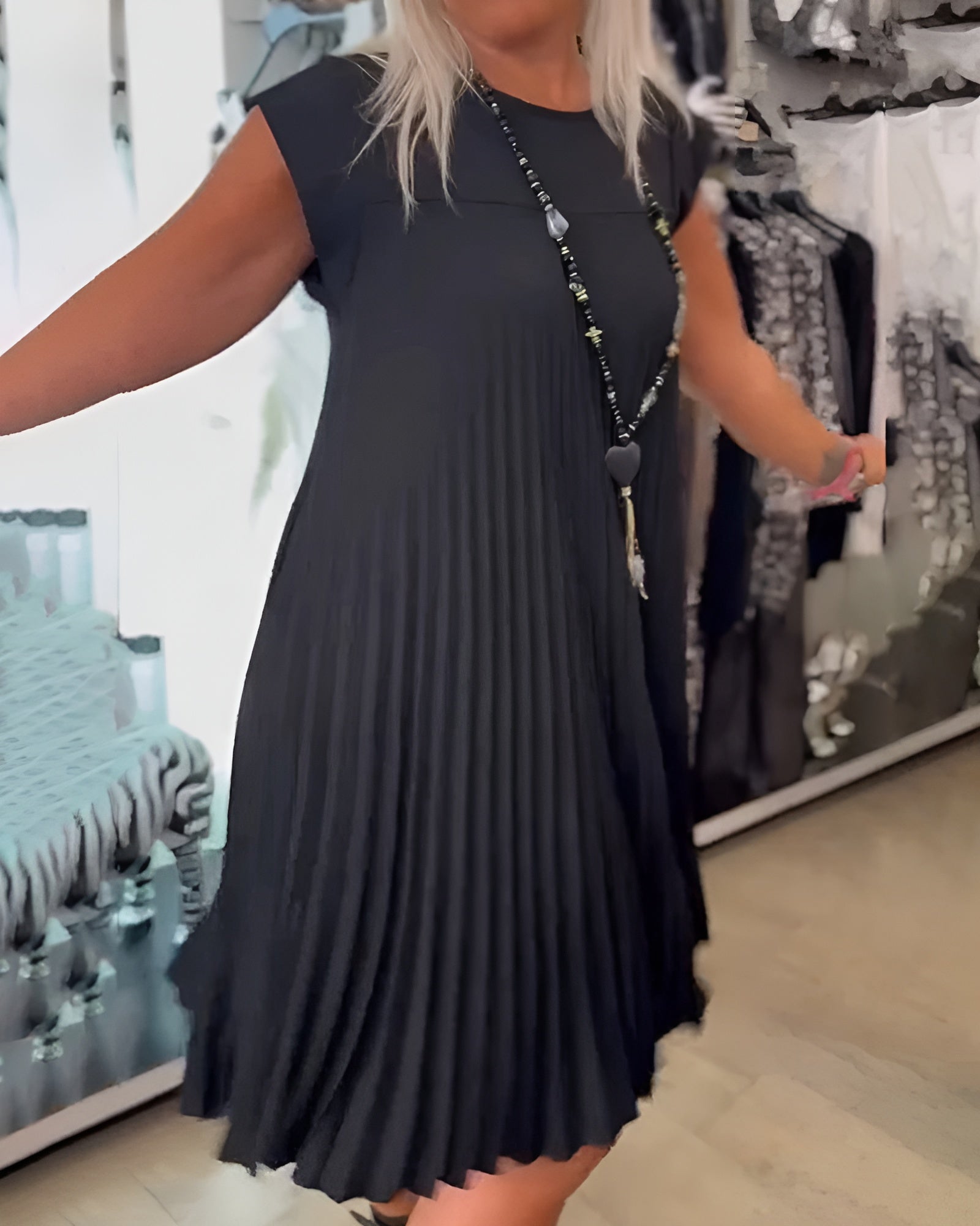 Oliva™ – Let og stilfuld plisseret kjole