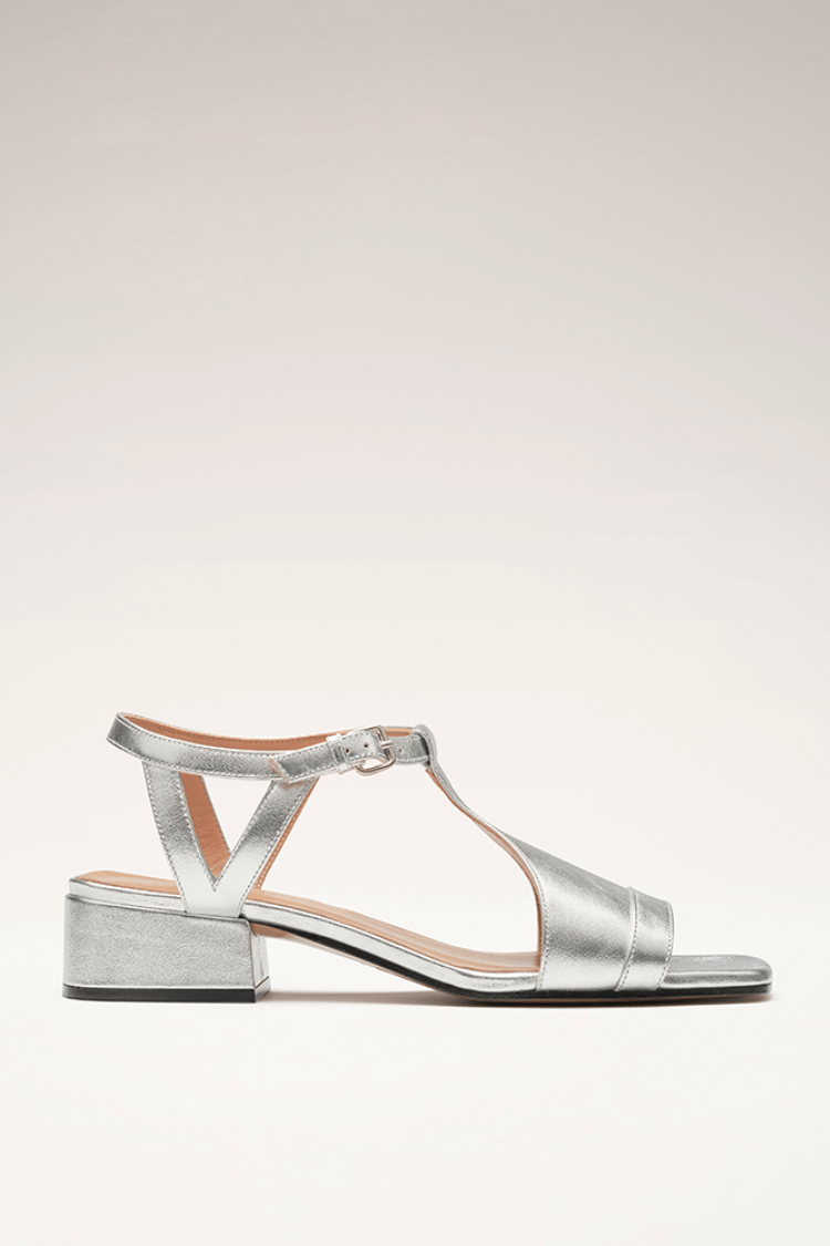 Serena | Elegante sølvfarvede sommersandaler