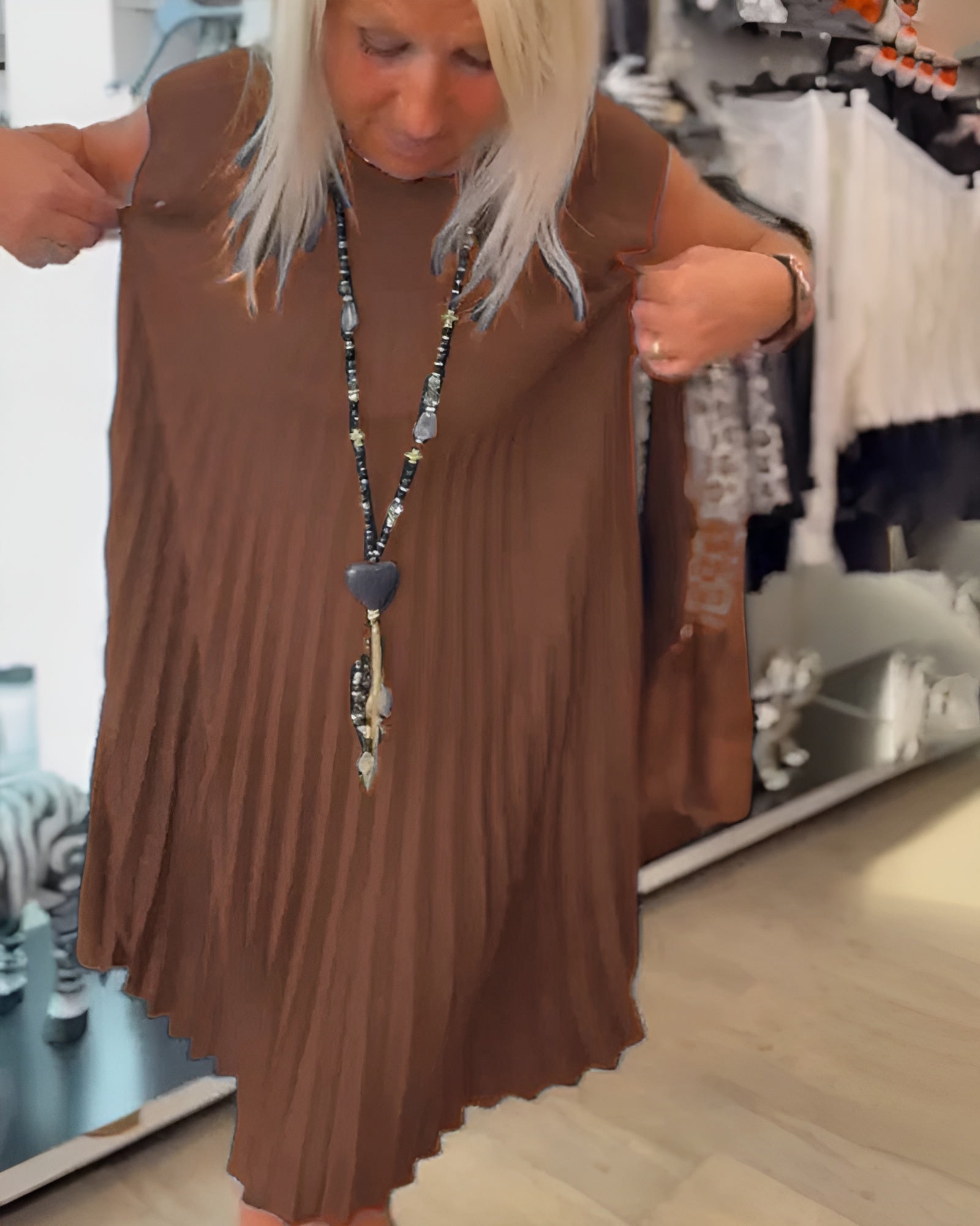 Oliva™ – Let og stilfuld plisseret kjole