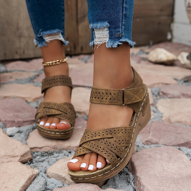 Elin™ – Ortopædiske sandaler med kilehæl og justerbar spænde