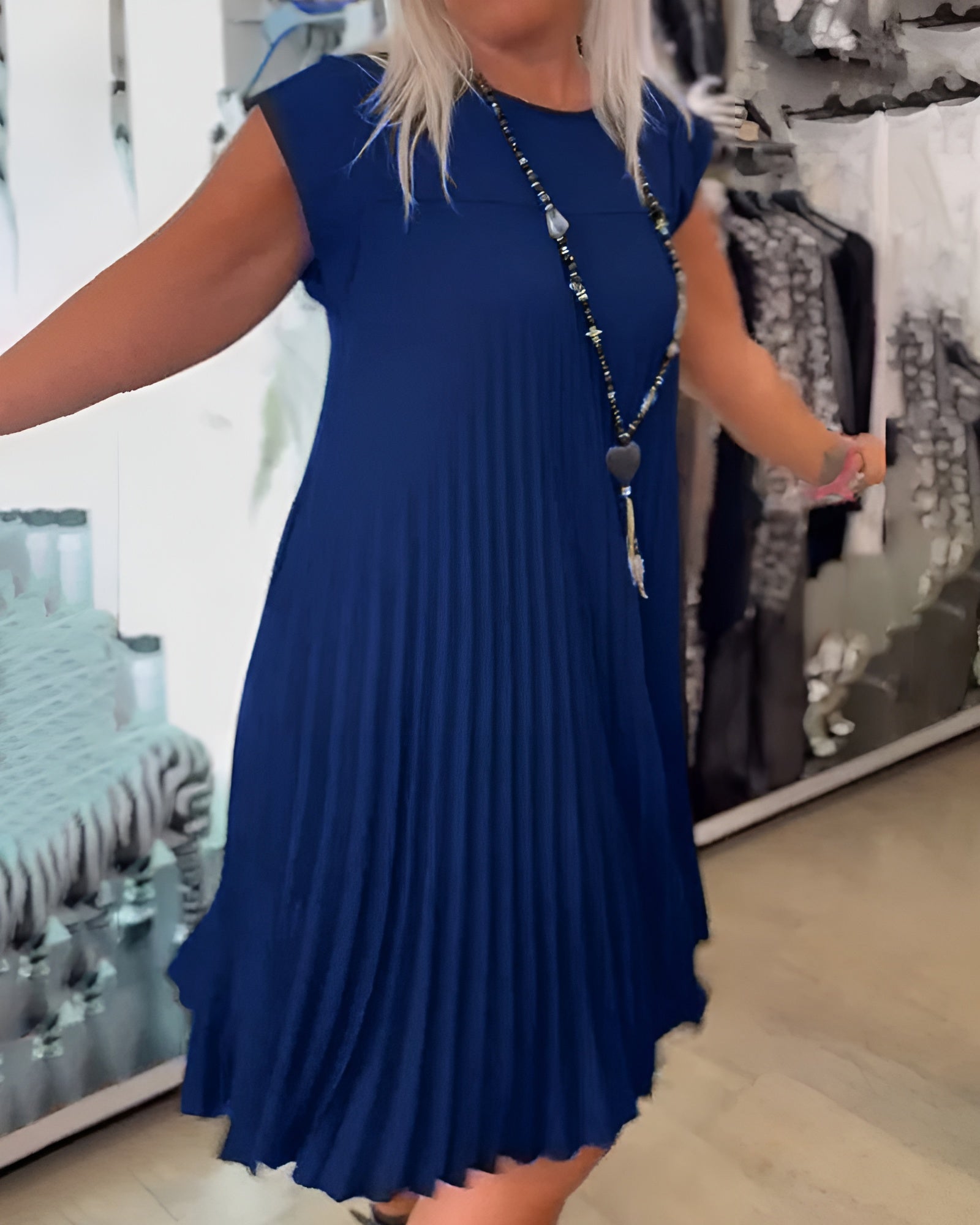 Oliva™ – Let og stilfuld plisseret kjole