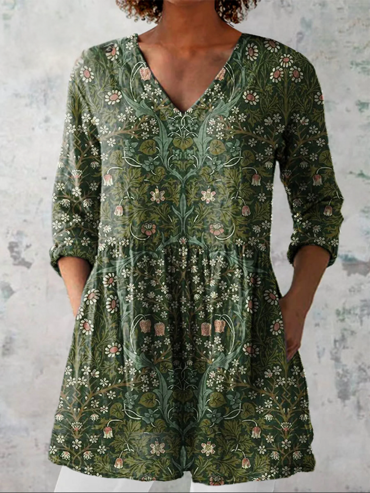 Amalie™ | Lang Bluse med V-udskæring