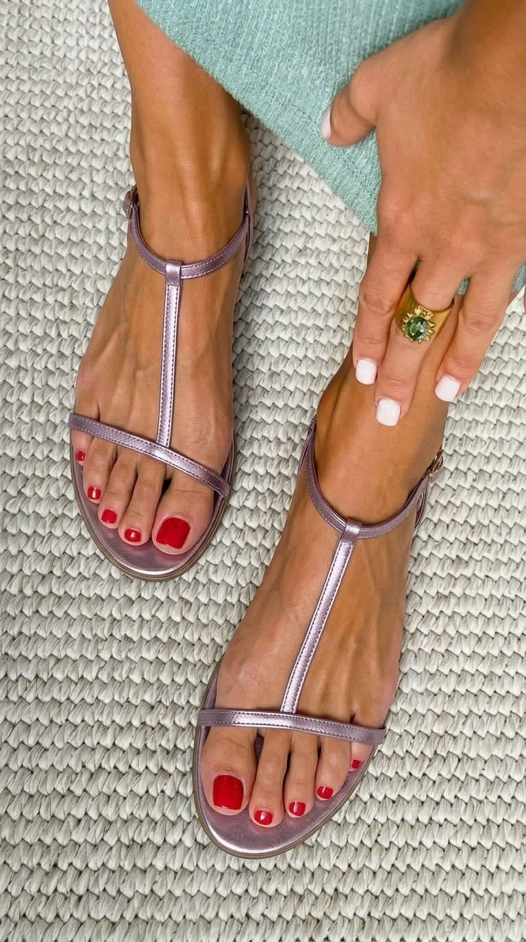 Rosalba | Elegante gyldne sommersandaler
