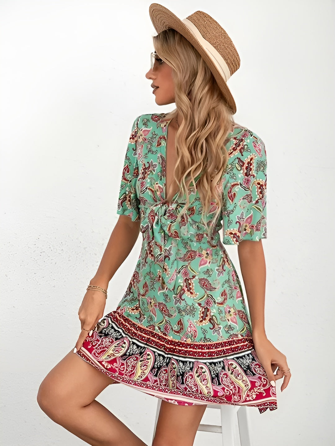 Delia | Stilfuld Paisley-Print Kjole med Bindebånd