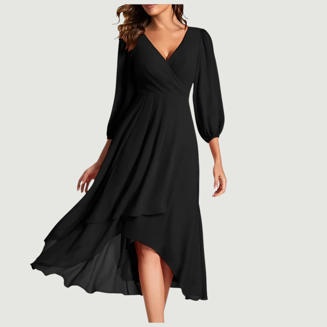 MIA™ KJOLE | Elegant V-halsdesign med asymmetrisk fald